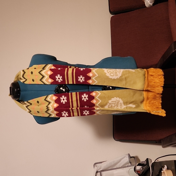 Scarf - Picture 4 of 4